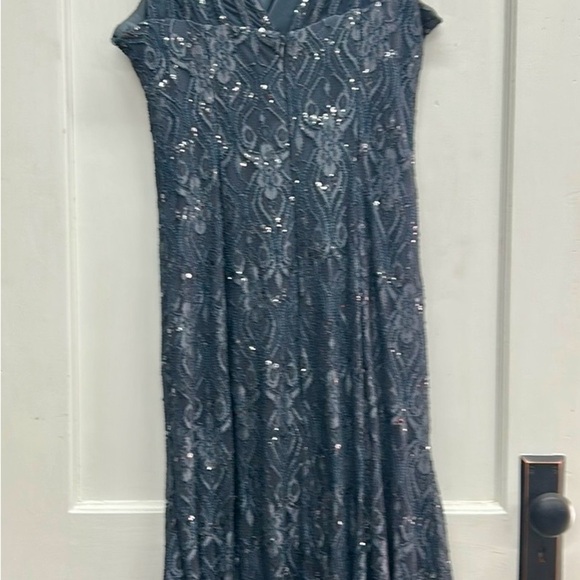 R&M Richards Gray Short Sleeve Wedding Dress - Picture 10 of 10